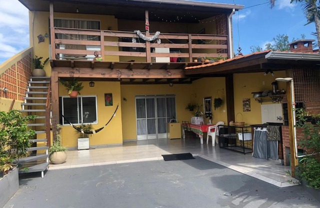 CASA TERREA ESPAÇOSA PRAIA CAMPECHE MORRO DAS PEDRAS 1km da praia