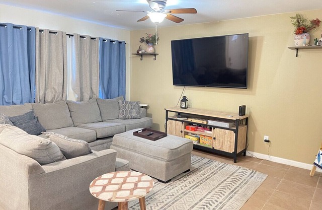 Casa Topaz - Cul-de-Sac Home Close to Amenities