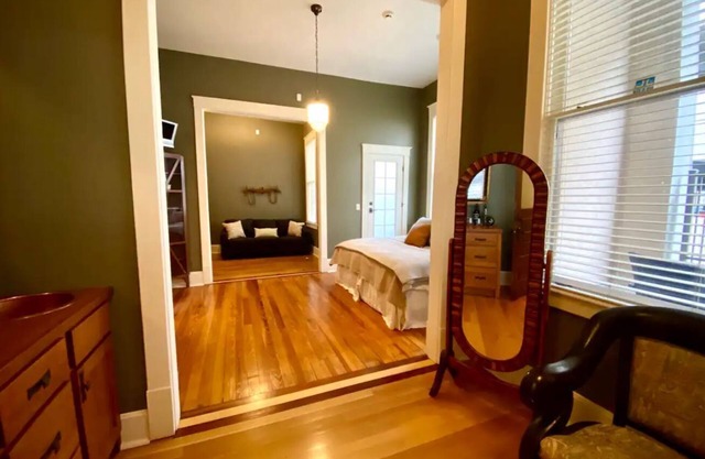 Casa Urbana's - The Kaufmann Bedroom