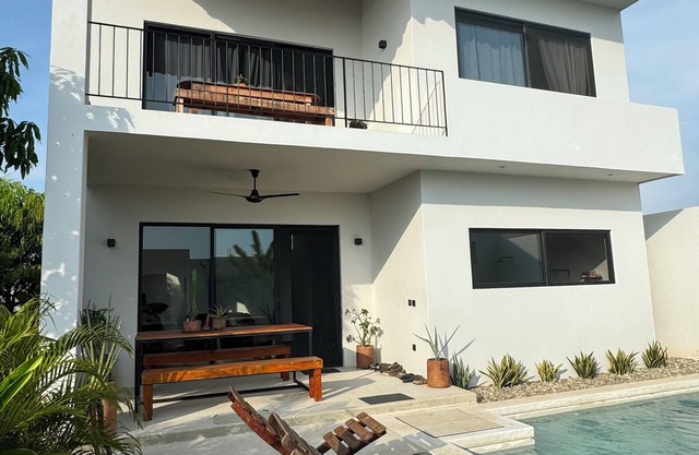 Casa Villi ~ 4-bedroom house in a peaceful neighborhood in Puerto Escondido
