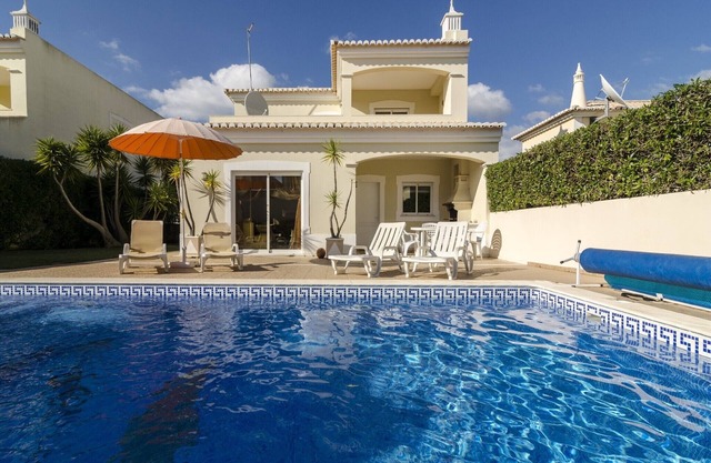Casa Winnie, 2 Bedroom Villa with Pool in a lovely location, Lagos. 6405/AL