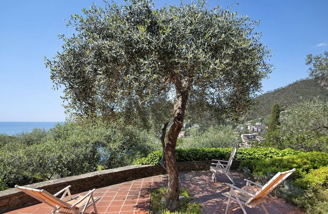 "Casamar Villa Sea View" with Terrace & Wi-Fi