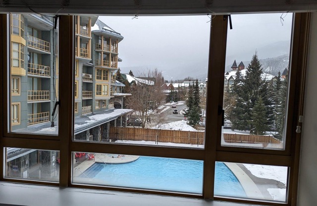 Cascade lodge Whistler village n