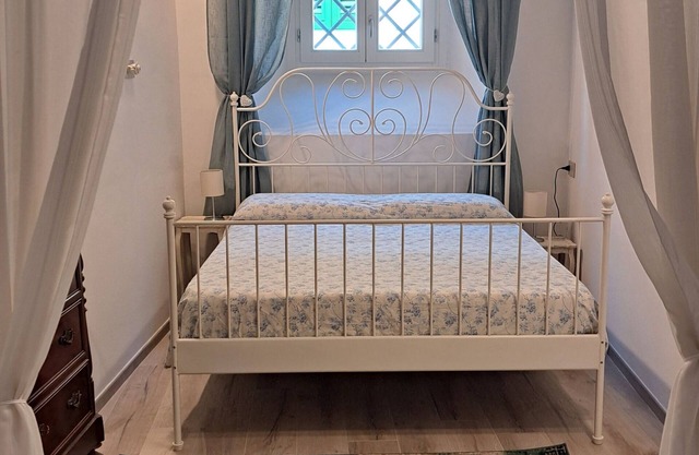 Casina di Alice, splendido appartamento rustico toscano, centro storico di Vinci