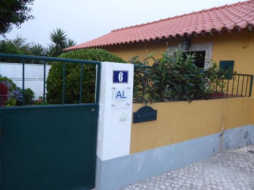 Casinha Amarela