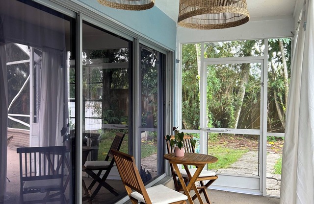 Casita Luna - Sunny boho retreat with a pool