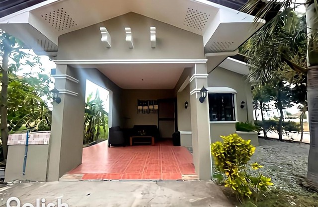 Casita Mia - Guest House for 9pax with WIFI, NETFLIX, YOUTUBE, KARAOKE, CAN COOK and BBQ