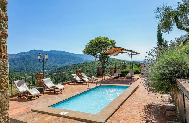 Castle 'Il Castello Di Mammoli' with Private Pool, Wi-Fi and Air Conditioning