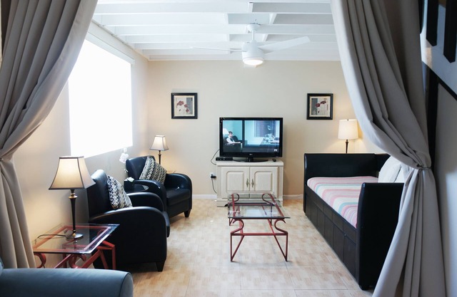 Castle L1 Double-loft with pool,beach access, gym, tennis, free parking!