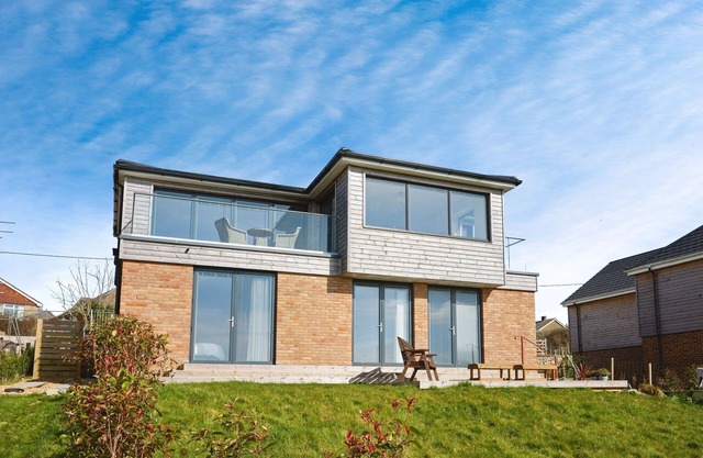 Castle View - sleeps 8 guests in 4 bedrooms