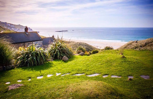 Cat's Cradle, Beach Cottage, in Amazing Location