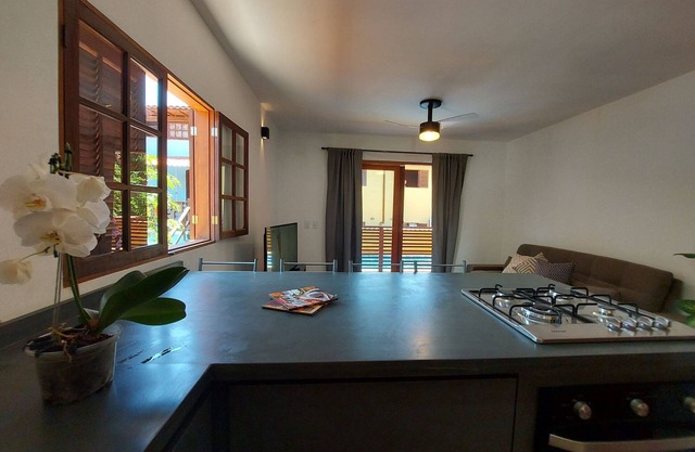Catimbau - Cosy apto with kitchen, 50m from the Beach, Private Barbecue, AC, Wi-Fi, Netflix, pool