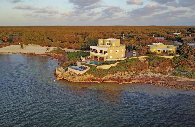 Cayman Castle: Gated Family Estate w/Infinity Pool, Private Beach, Free Kayaks