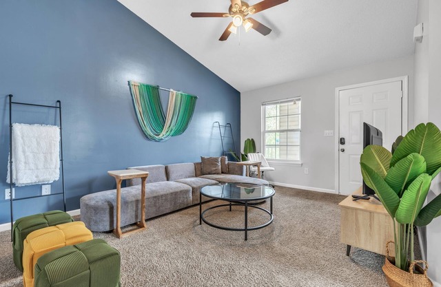 CB 974-301 Fayetteville Oasis I Modern, Comfy