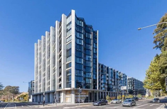 CBD | Pool | Sleeps 4 | Parking | Pets