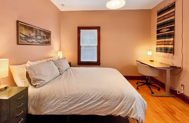 Central 2 Bedroom 1 Bath in the Heart of the Desirable Northeast Art District