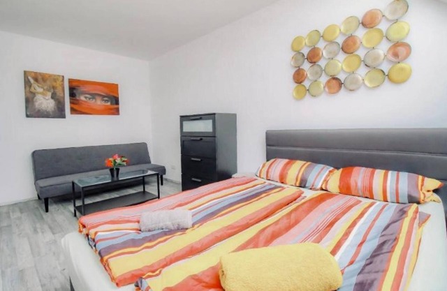 Central 4BR Apt w/Terrace, 10Min Walk to Augarten