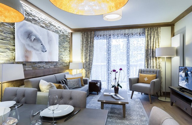 Central Apartment in Courchevel Village - 2BR, Near Slopes, Parking, Ski Locker, Fitness Access