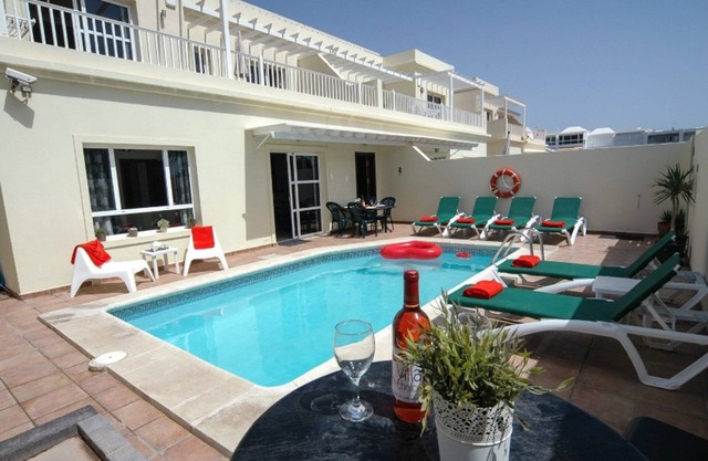 Central Costa Teguise Villa | 4 bedrooms | Villa Solea | Private Pool | Short.