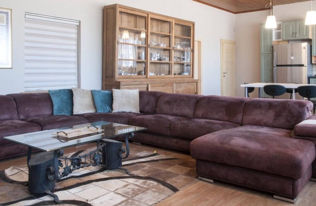 Central Flat with City View and Terrace in Sisli