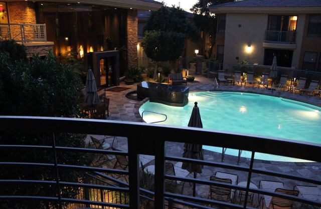 Central Location poolside condo in N. Scottsdale