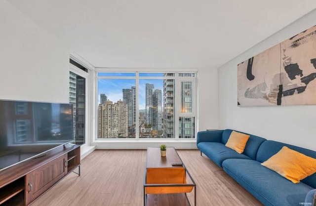 Central Metro 1BE+1BA Condo/Free Parking/ EV