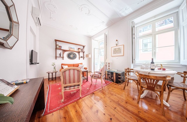 Central Modern Classic Apartment in Baixa 107