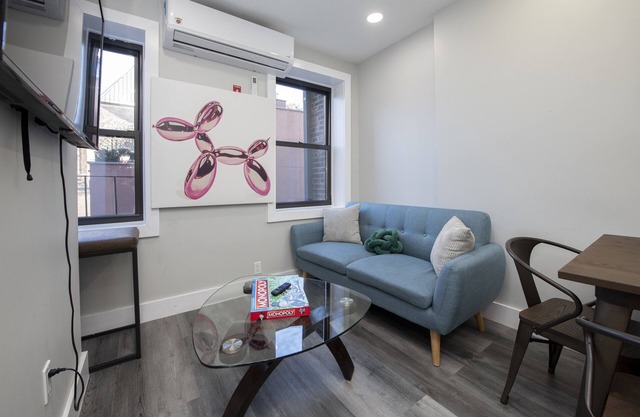 Central Park Haven: Stylish 4-Bedroom Apartment