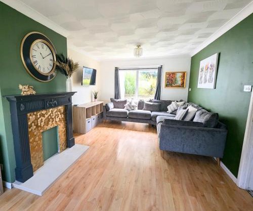Central Pembrokeshire family home pets welcome 7 guests