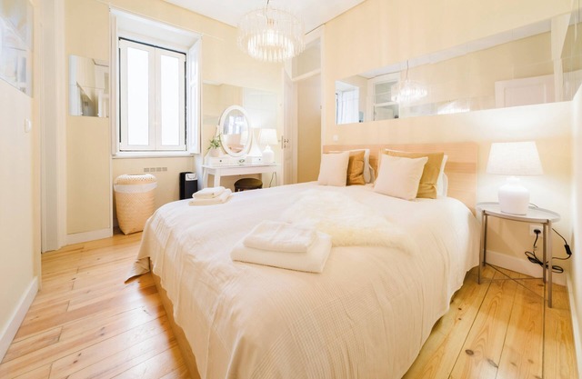 Central & spacious 4+1 bed