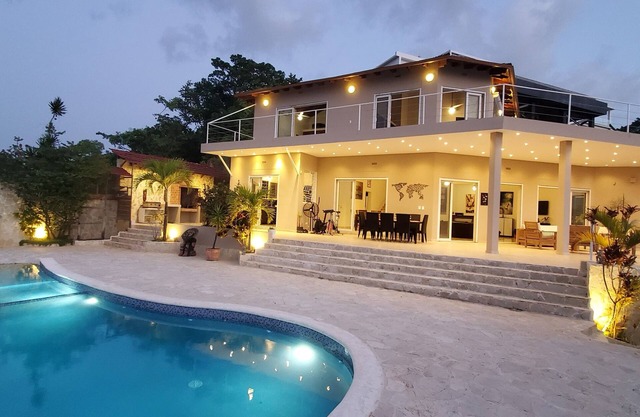 Central Villa, big spaces, 180° Seaview with infinite Pool con hot Jacuzzi