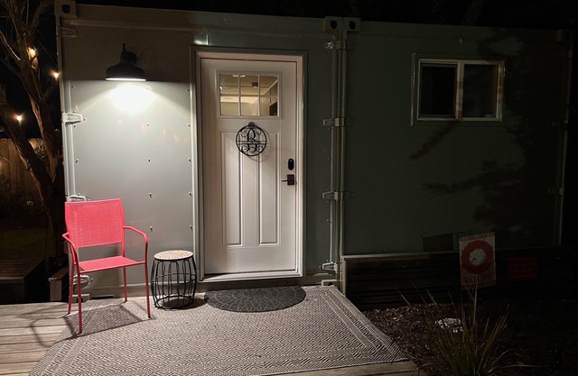 Centrally located - Close to Beach and Downtown - Burchlynn Cottage