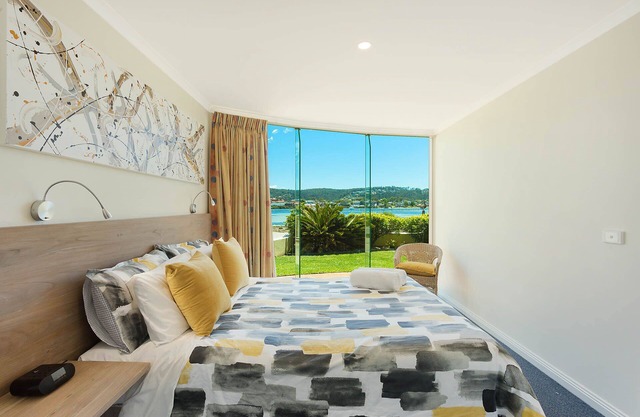 Cetacea Luxury Apartments - 2 Bedroom Lake View Apartment