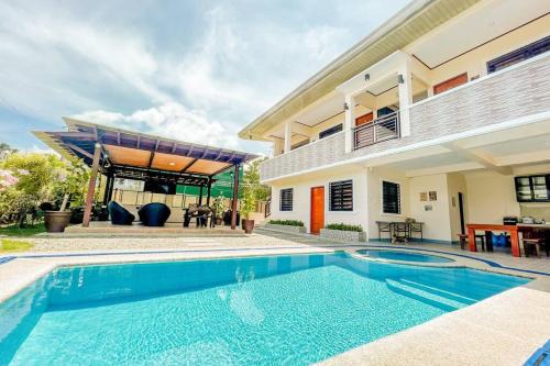 Cevy's Place - Exclusive Resthouse