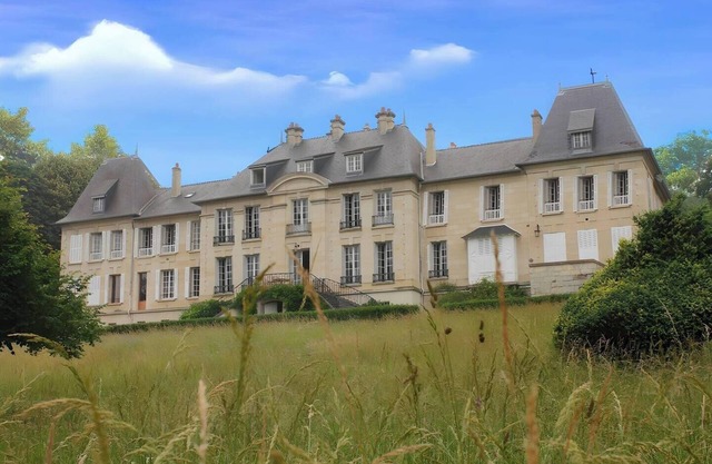 Château Champêtre 8 rooms, 18 ha park, 4 ponds