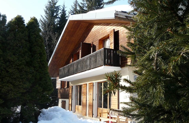 Chalet 10 people 160 m² at the foot of the ski slopes.