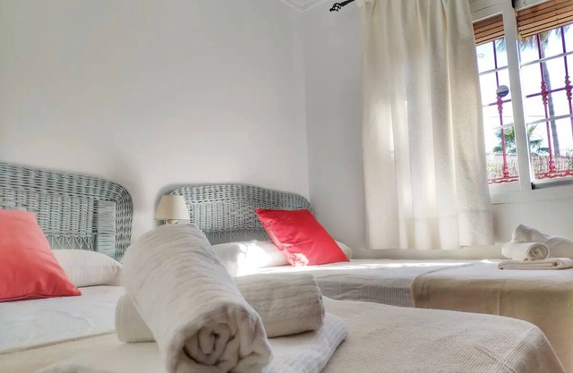 Chalet a pie de playa para familias zona muy tranquila con todos los servicios
