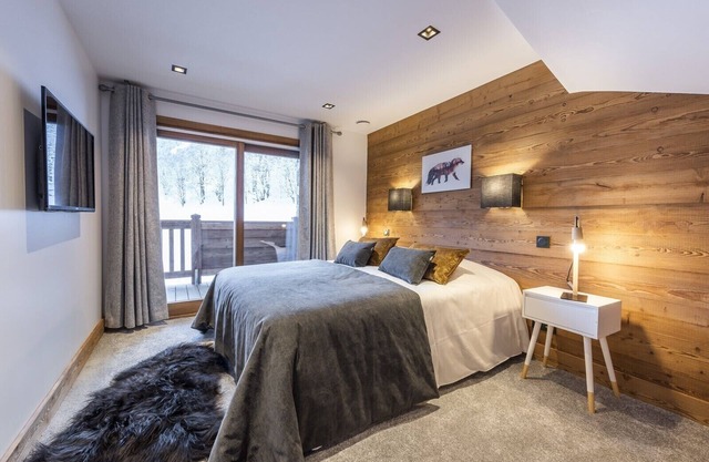 Chalet Alya- 12 people - 5 bedrooms - Ski-in ski-out - Méribel - Swimming pool