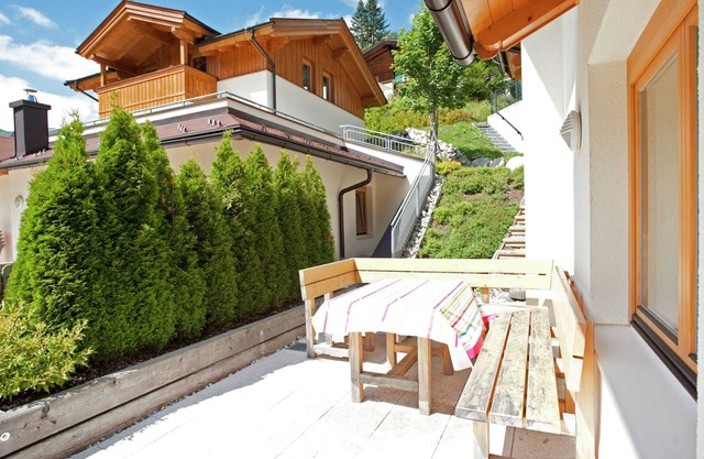 Chalet Apartment in ski Area Saalbach-hinterglemm