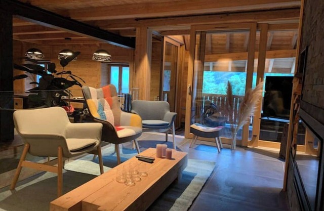 Chalet Avec Jacuzzi 13 Personnes