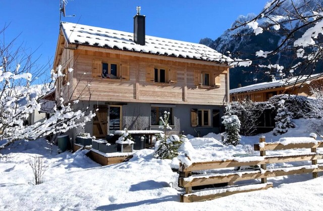 Chalet Benoit · Modern Chalet 8 Pax | Free Parking | Terrace