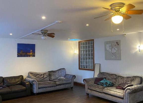 Chalet Bungalow sleeps 14 8mx7m lounge Authorised events welcomed Extra Rates apply