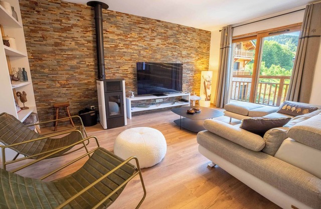 Chalet Gaïla spacious chalet in Les Allues next to the gondola