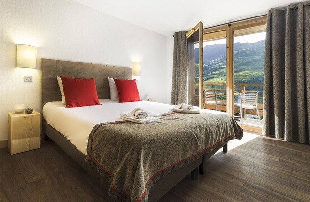 Chalet in French Alps with Premium Spa Access