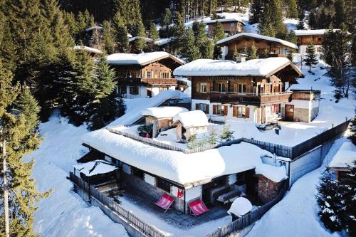 Chalet in Hochfügen near Ski Slopes