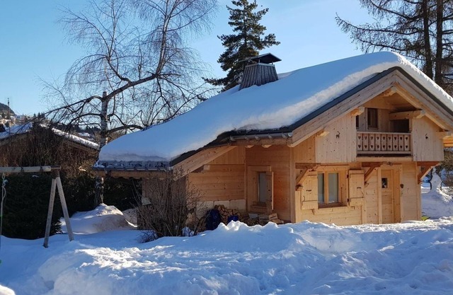 Chalet Individuel Savoyard au Centre du Village