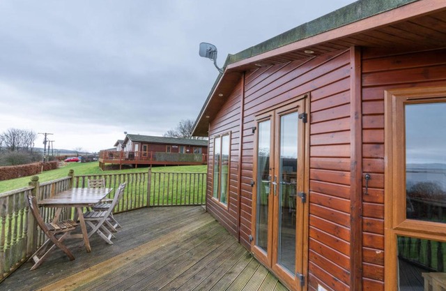 Chalet Loch Leven Lodge 4 by Interhome