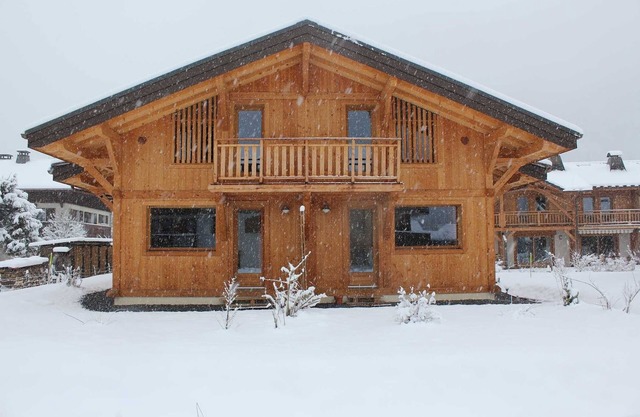 CHALET RECENT LARGE MASSIF SAMOENS 12 PEOPLE EQUIPMENT HIGH OF RANGE