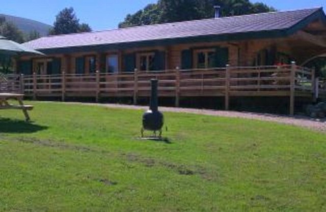 Chalet Rus. Luxury log cabin with all your creature comforts.
