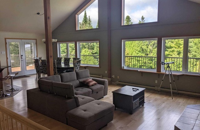 Chalet St-Sauveur 4 rooms. Pets allowed